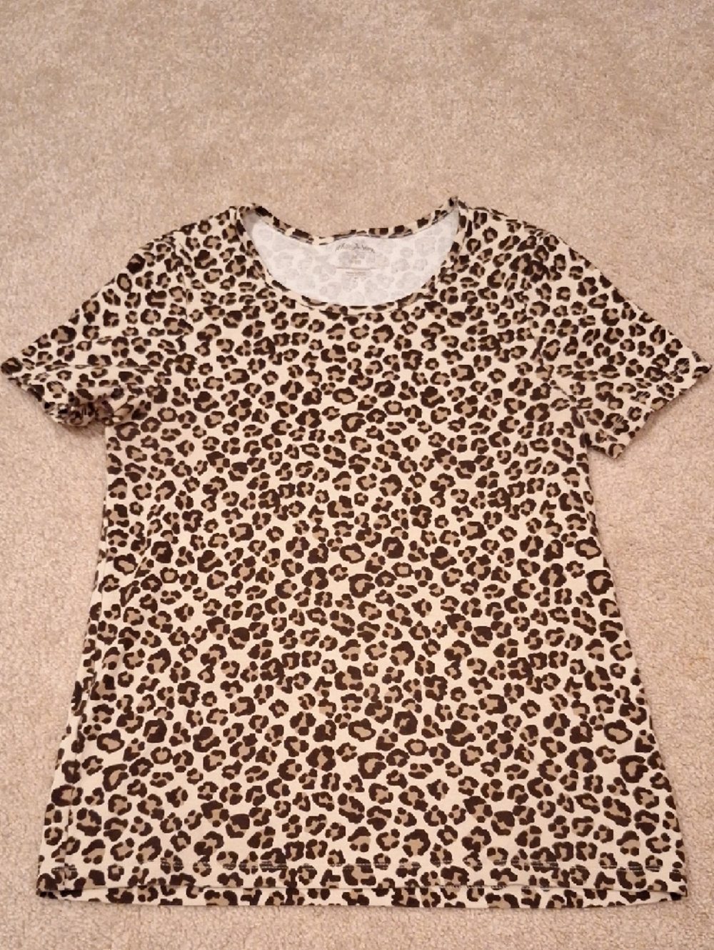 White Stag Leopard Print Tee - Picture 5 of 5